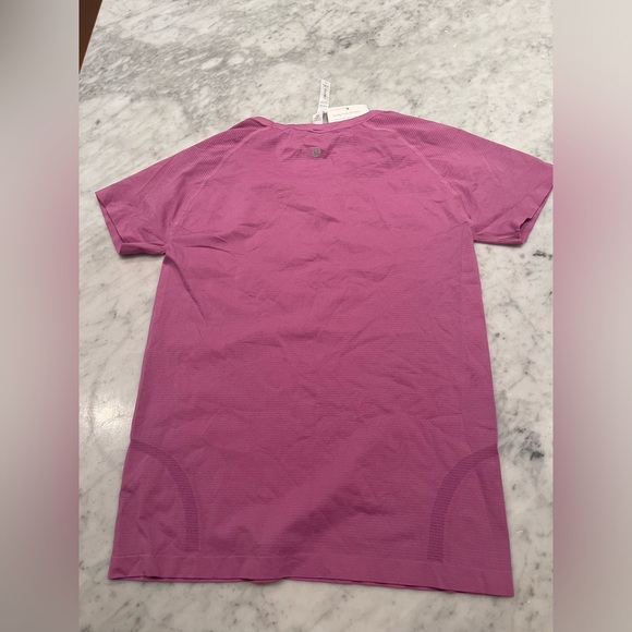 Lululemon Swifty Tech SS Crew. Purple. 8. NWT. - Picture 3 of 3